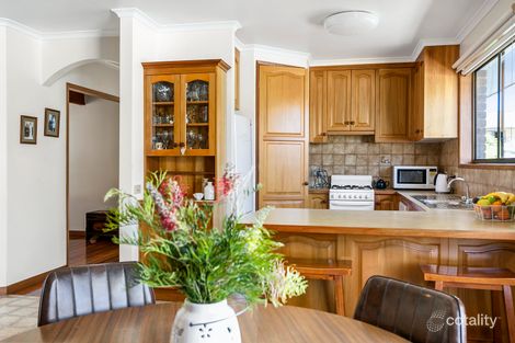 Property photo of 19 Clee Crescent Strathdale VIC 3550