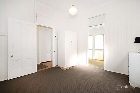 Property photo of 24 Linton Street Kangaroo Point QLD 4169