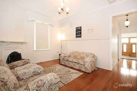 Property photo of 24 Linton Street Kangaroo Point QLD 4169