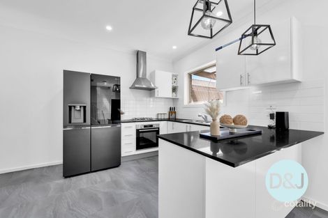 Property photo of 1/12-14 Kingsfield Crescent Lynbrook VIC 3975