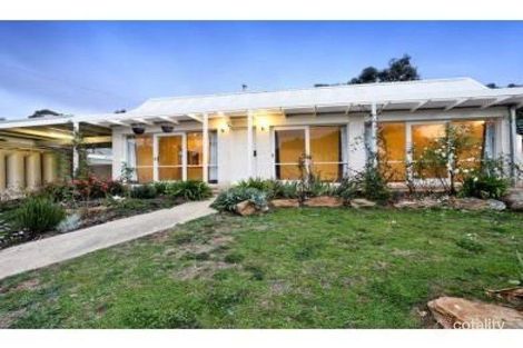 Property photo of 19 Deakin Drive Flora Hill VIC 3550