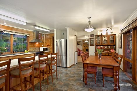 Property photo of 16 Crana Grove Greensborough VIC 3088