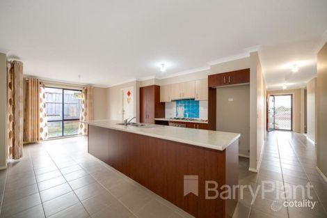 Property photo of 19 Tipperary Circuit Pakenham VIC 3810