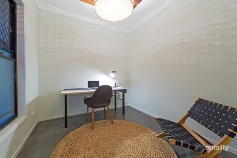 Property photo of 2/11 Arnold Street Manly QLD 4179