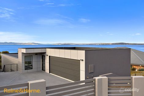Property photo of 2/43 Suncoast Drive Blackmans Bay TAS 7052