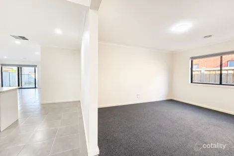 Property photo of 30 Aldinga Avenue Point Cook VIC 3030