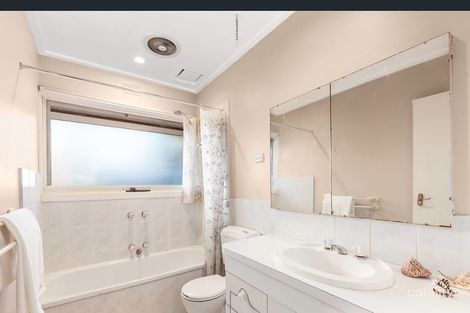Property photo of 1 St Clair Road Wantirna South VIC 3152