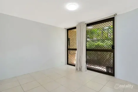 Property photo of 2/33 Whiting Street Labrador QLD 4215