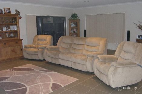 Property photo of 18 Middlesborough Drive Craigieburn VIC 3064