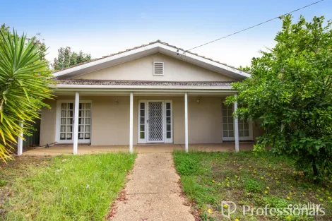 8 Oates Ave, Wagga Wagga, NSW 2650