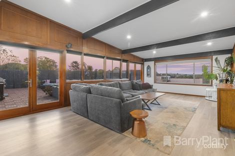 Property photo of 17 Somerset Drive Dandenong North VIC 3175