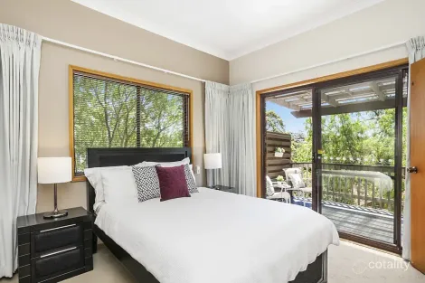 Property photo of 18 Hobart Place Illawong NSW 2234