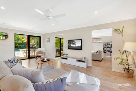 Property photo of 14 Redleaf Court Burleigh Waters QLD 4220