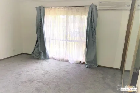 Property photo of 8 Horseshoe Crescent Epping VIC 3076