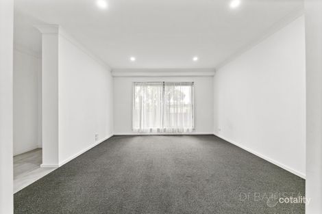 Property photo of 8 Hassett Walk Mickleham VIC 3064
