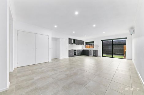 Property photo of 8 Hassett Walk Mickleham VIC 3064