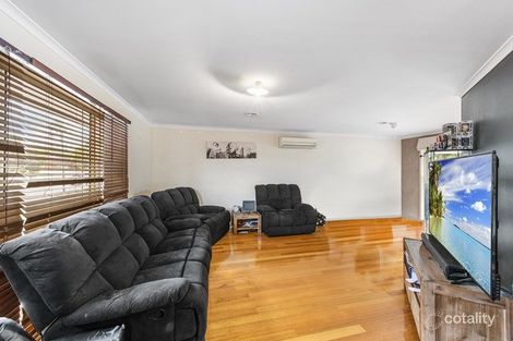 Property photo of 15 Simpson Place Caroline Springs VIC 3023