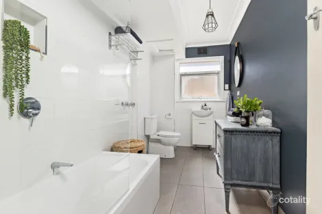 Property photo of 1/509 Drummond Street South Redan VIC 3350