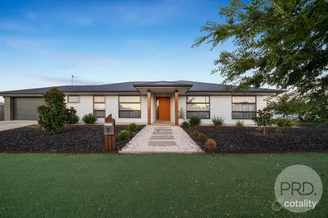 Property photo of 3 Tycho Place Lloyd NSW 2650