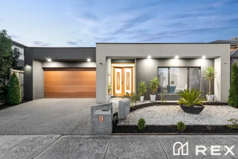 Property photo of 9 Springleaf Avenue Clyde North VIC 3978