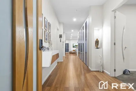 Property photo of 9 Springleaf Avenue Clyde North VIC 3978