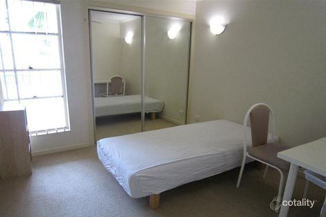 Property photo of 1/9 Railway Avenue Indooroopilly QLD 4068