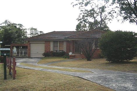 8 Amber Cres, Point Clare, NSW 2250