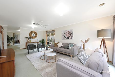 Property photo of 8 Horatio Close Rowville VIC 3178