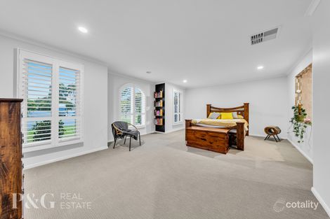 Property photo of 14 Osmington Circle Narre Warren South VIC 3805