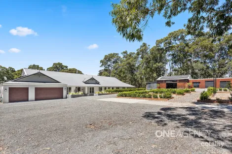 240 Albatross Rd, Nowra Hill, NSW 2540
