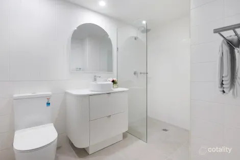 Property photo of 2/6-8 Miami Key Broadbeach Waters QLD 4218