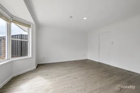 Property photo of 23 Gavin Way Lake Haven NSW 2263