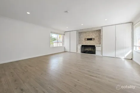 Property photo of 23 Gavin Way Lake Haven NSW 2263
