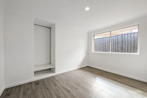 Property photo of 23 Gavin Way Lake Haven NSW 2263