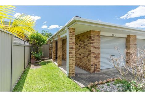 2/8 Stephanie Ct, Labrador, QLD 4215