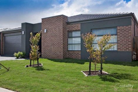 Property photo of 10 Alder Way Cranbourne VIC 3977