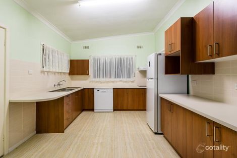 Property photo of 40 Banksia Crescent Dubbo NSW 2830