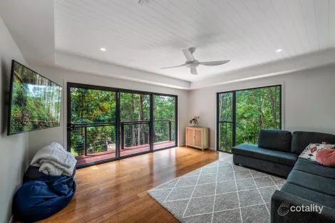 Property photo of 11 Bartle Frere Court Doonan QLD 4562