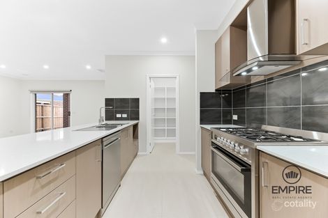 Property photo of 3 Pienza Road Clyde VIC 3978