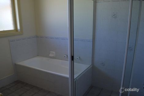 Property photo of 2/10 George Field Drive Parkes NSW 2870