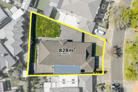 Property photo of 23 Corowa Crescent Burnside VIC 3023