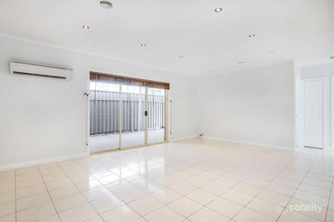 Property photo of 28 Giofches Crescent Tarneit VIC 3029