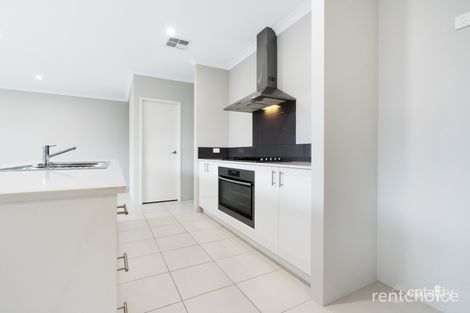Property photo of 15 Greensand Promenade Treeby WA 6164