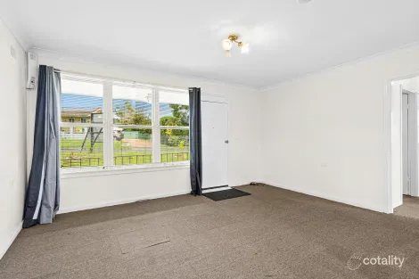 Property photo of 24 Galong Crescent Koonawarra NSW 2530