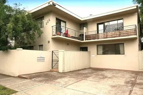 2/222 Barkly St, St Kilda, VIC 3182