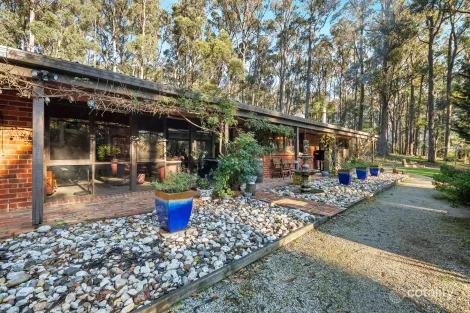 542 Bourkes Creek Rd, Pakenham Upper, VIC 3810