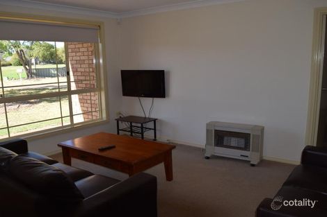 Property photo of 2/10 George Field Drive Parkes NSW 2870