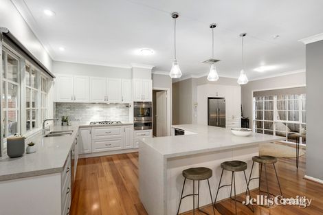 Property photo of 7 The Loch Croydon Hills VIC 3136