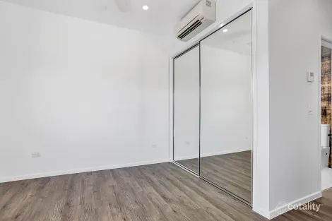 Property photo of 20/289-291 Lake Street Cairns North QLD 4870