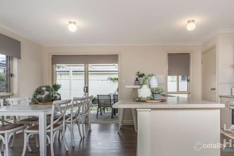 Property photo of 11 Cairns Crescent Riverton SA 5412
